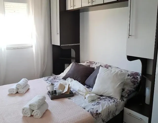 Maris Apartament *