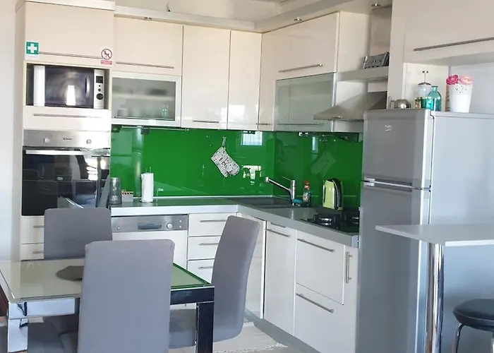 Apartament Maris *
