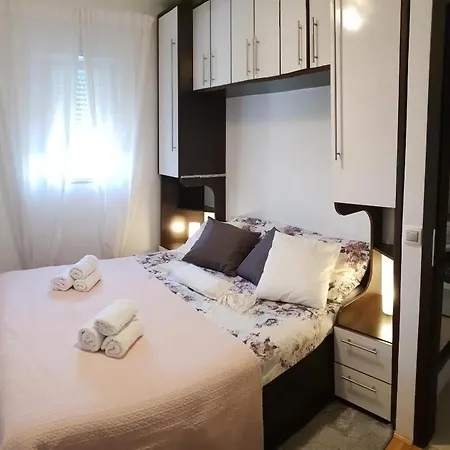 Maris Apartment