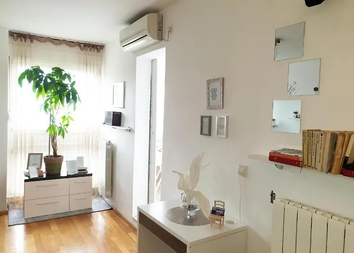 Apartament Maris *